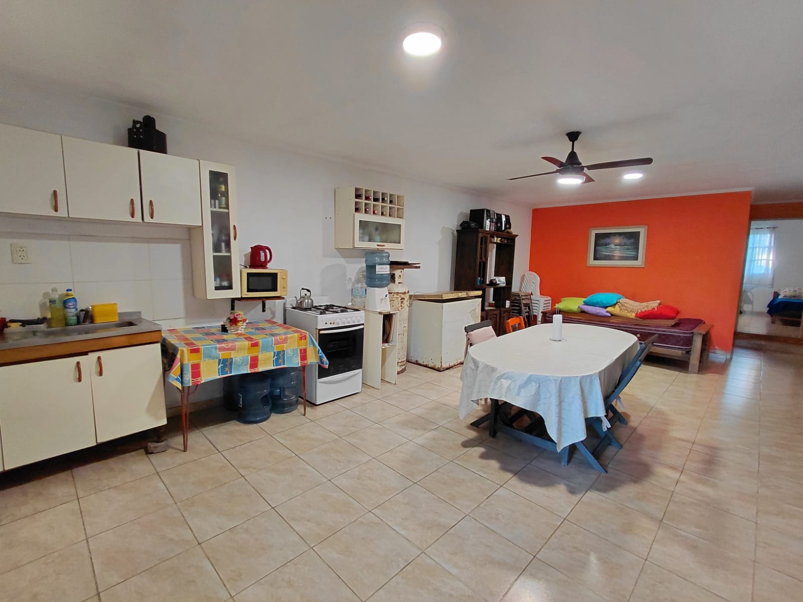 Comedor equipado y funcional